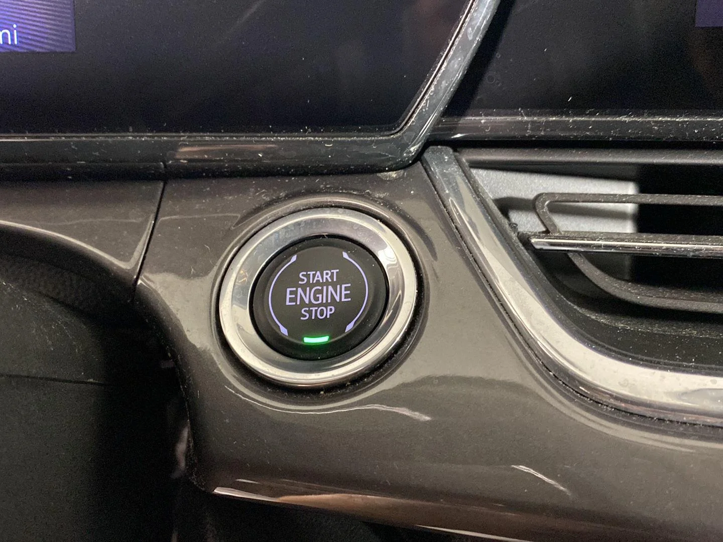 Used 2025 Mosaic Black Metallic Chevrolet ACTIV image 14