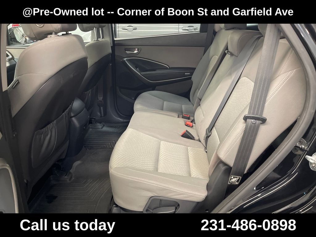 Used 2018 Black Hyundai SE image 21
