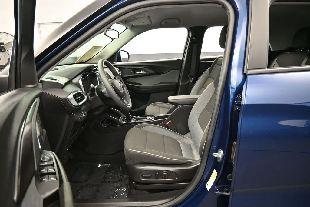 Used 2023 Blue Glow Metallic Chevrolet LT image 10