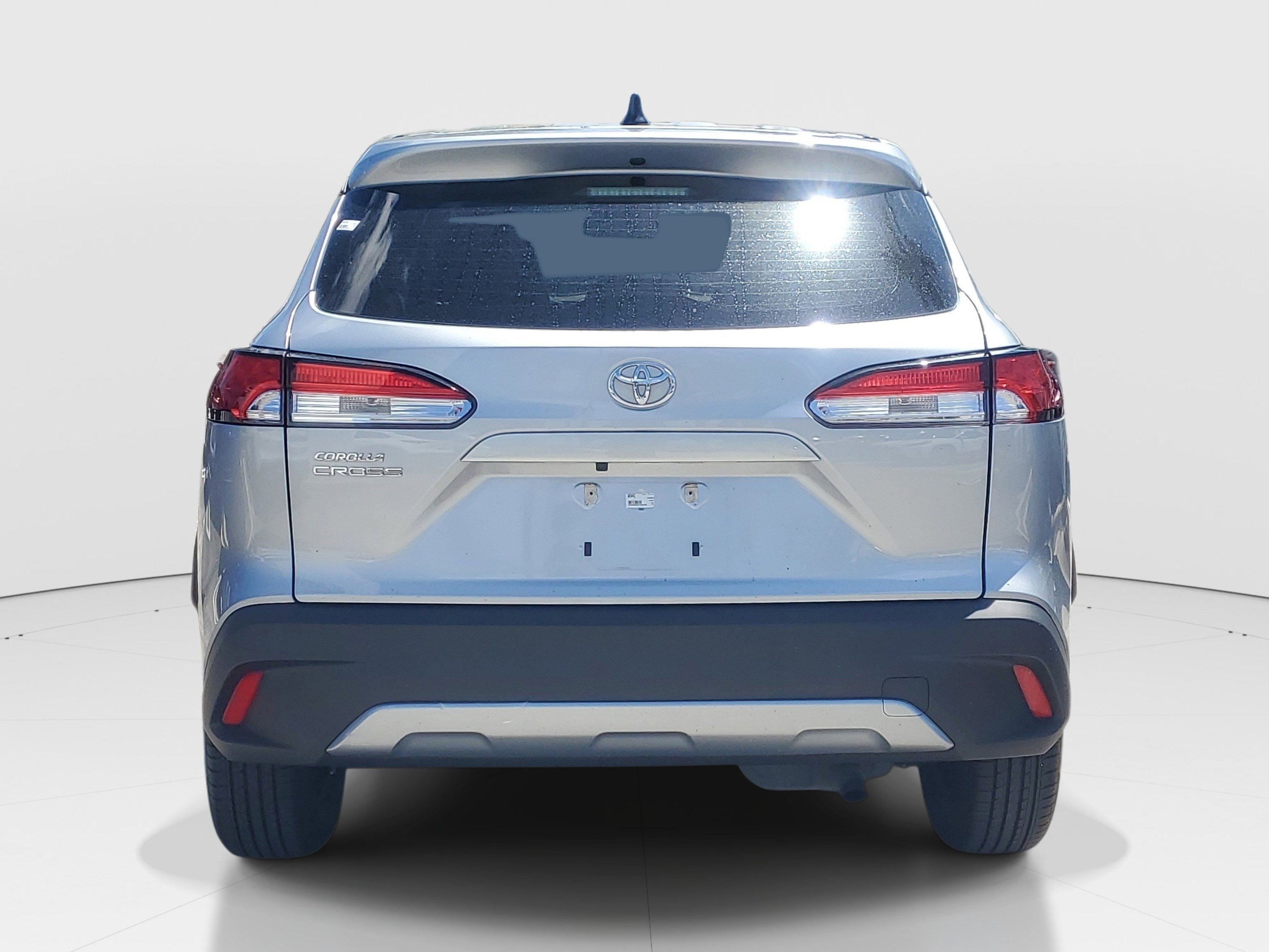 Used 2023 Silver Toyota L image 4