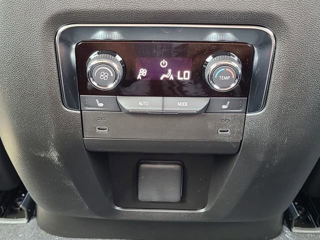 2025 Chevrolet Suburban High Country - Photo 20