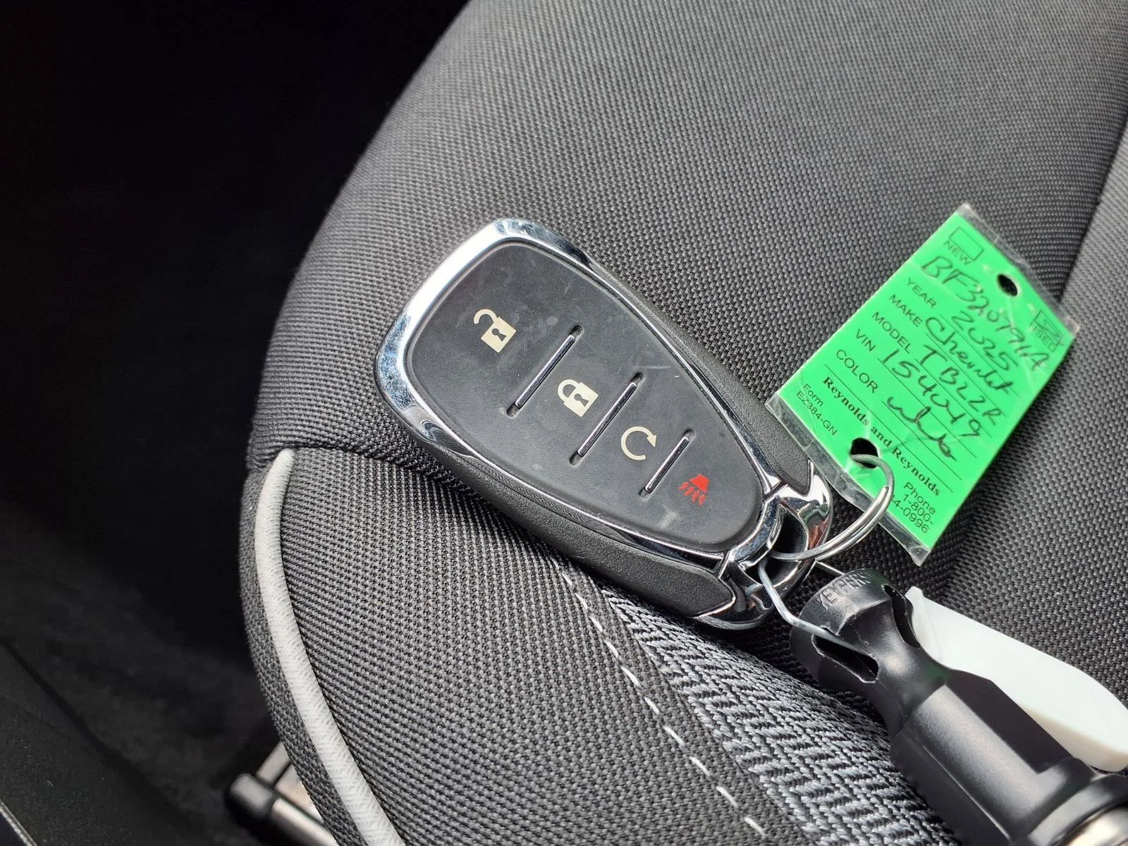 Used 2025 Summit White Chevrolet LT image 21