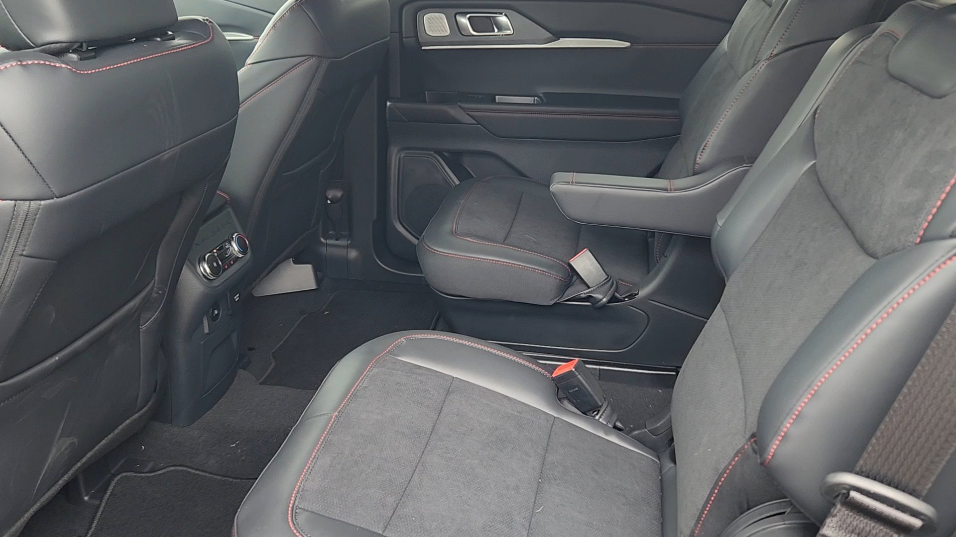 New 2026 Agate Black Metallic Ford ST image 22