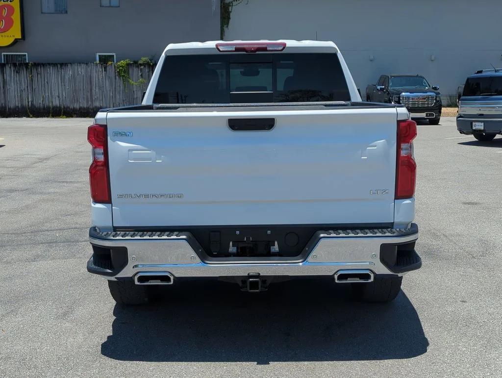 Used 2025 White Chevrolet LTZ image 5