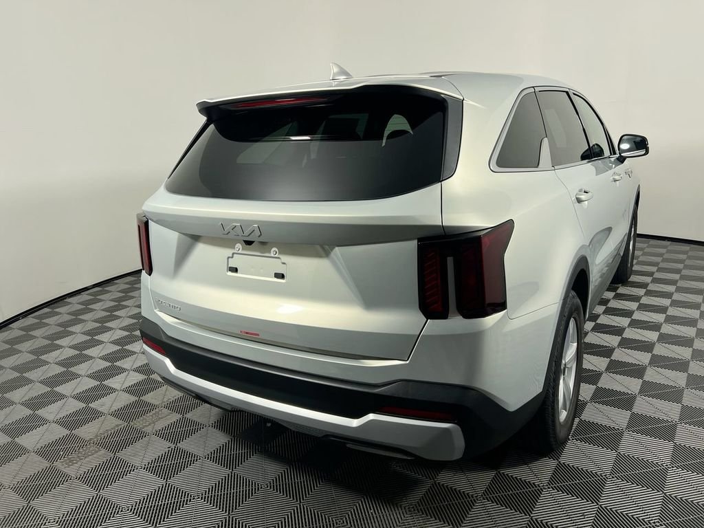 2026 Kia Sorento LX - Photo 3