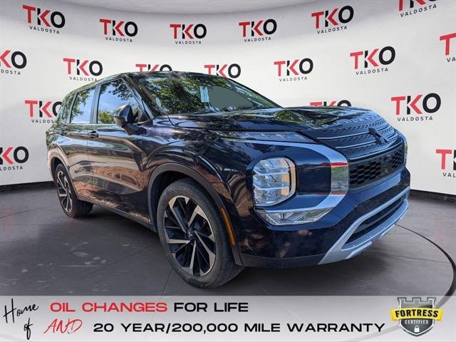 2023 Mitsubishi Outlander SE 2WD's photo