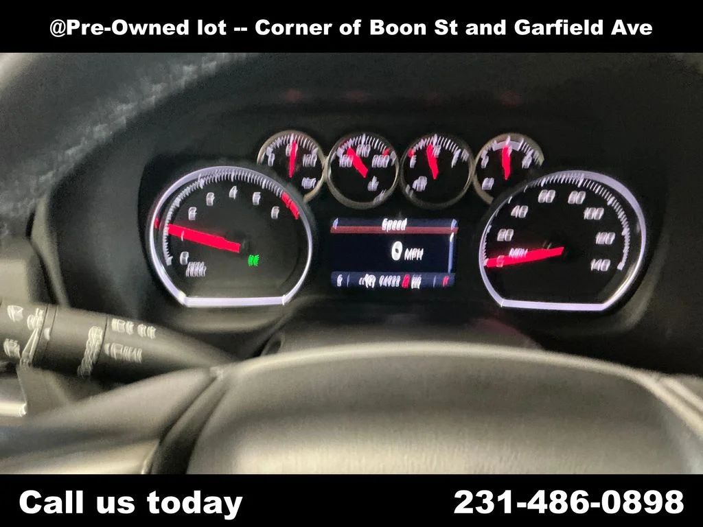 Used 2021 White Chevrolet Z71 image 21