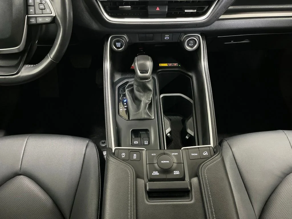 Used 2024 White Toyota XLE image 10