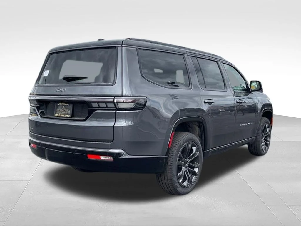 New 2026 Baltic-Gray Metallic Clear-Coat Exterior Paint Jeep Summit Obsidian image 5