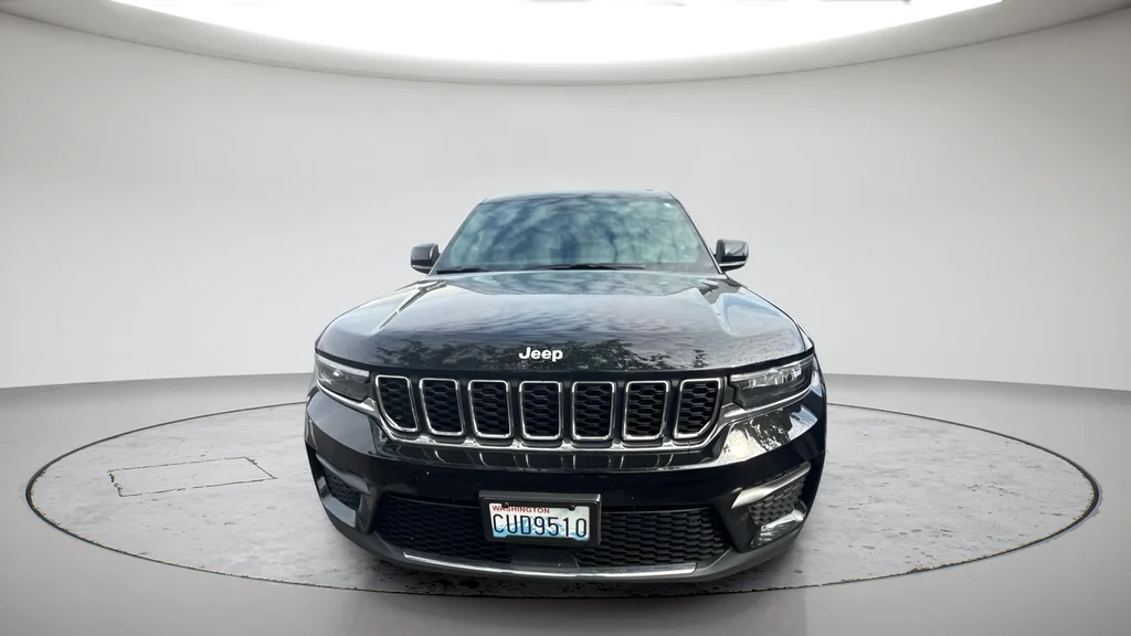 Used 2025 Black Jeep Laredo image 8