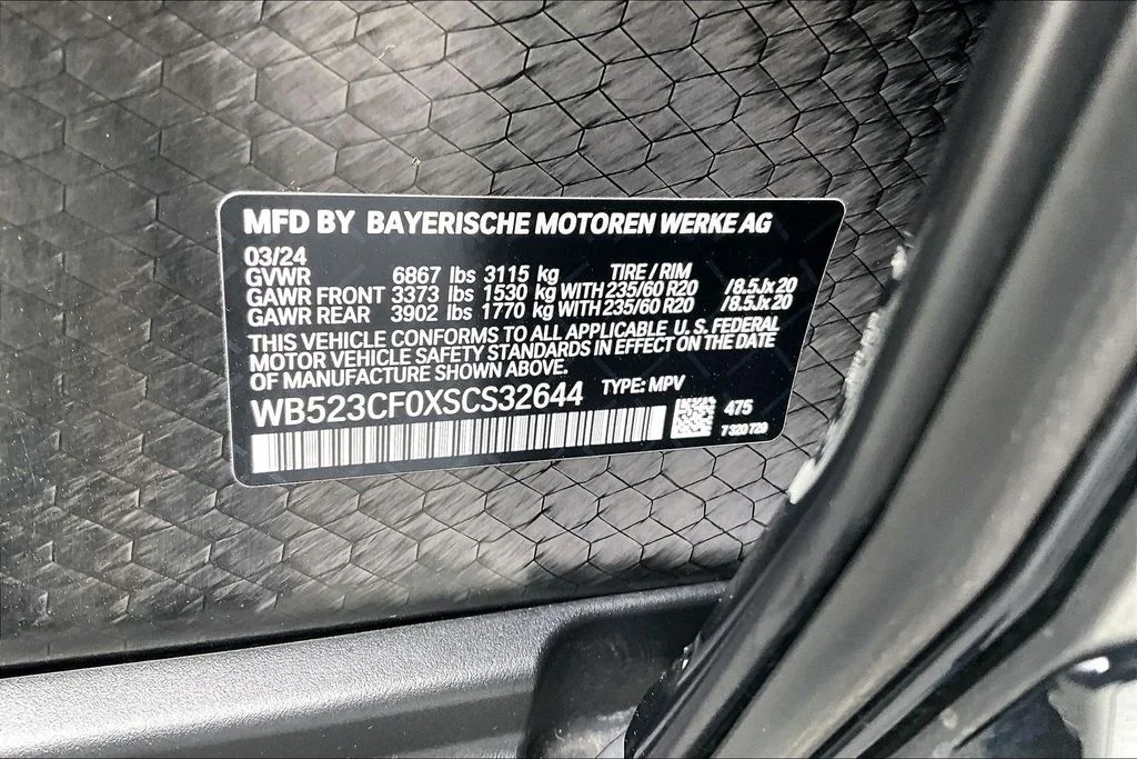 Used 2025 Black BMW xDrive50 image 19
