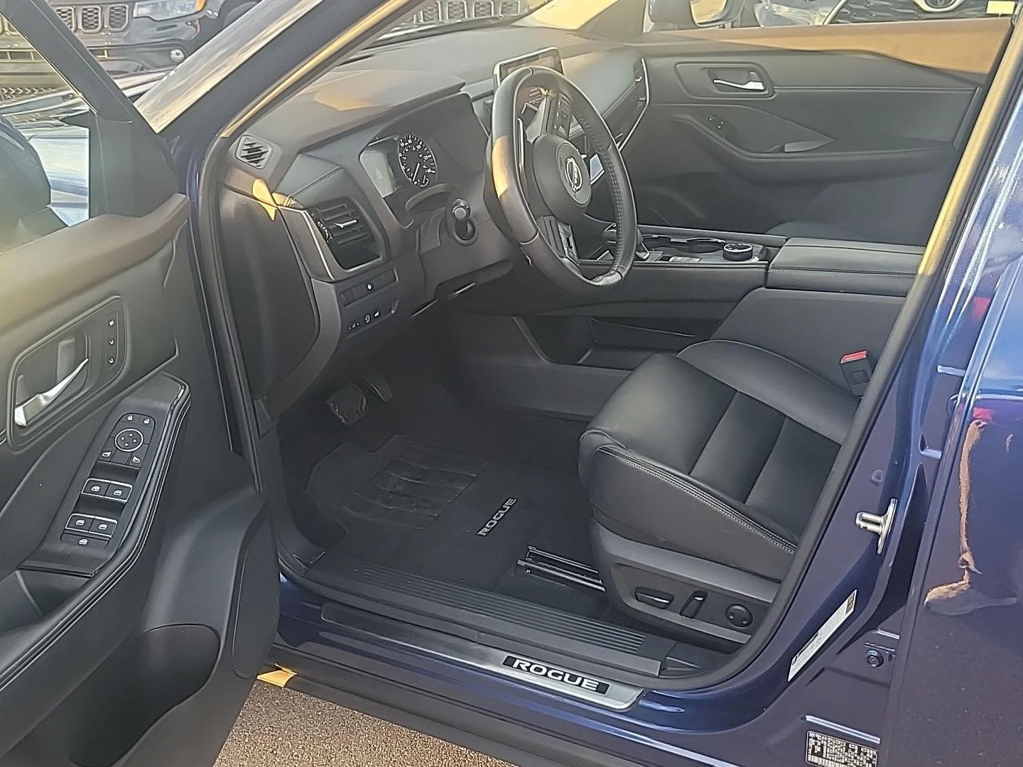 Used 2023 Caspian Blue Metallic Nissan SL image 3