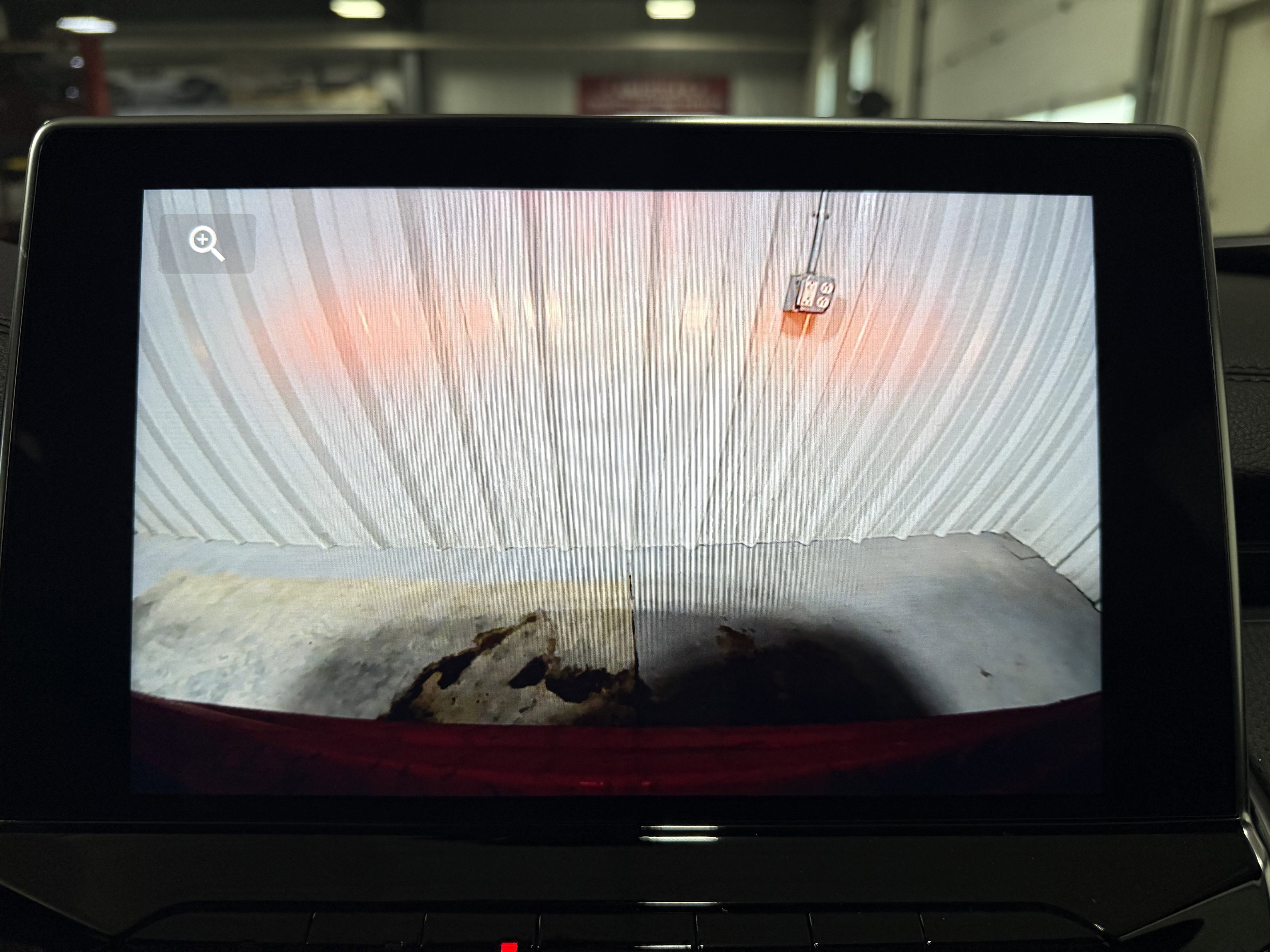 New 2026 Red Hot Pearlcoat Jeep Latitude Altitude image 12