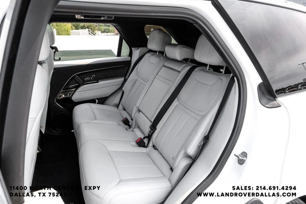 Used 2023 Fuji White Land Rover SE image 42