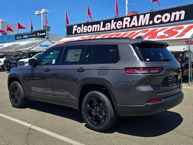 New 2026 Baltic Gray Metallic Clear-Coat Exterior Paint Jeep Limited image 6