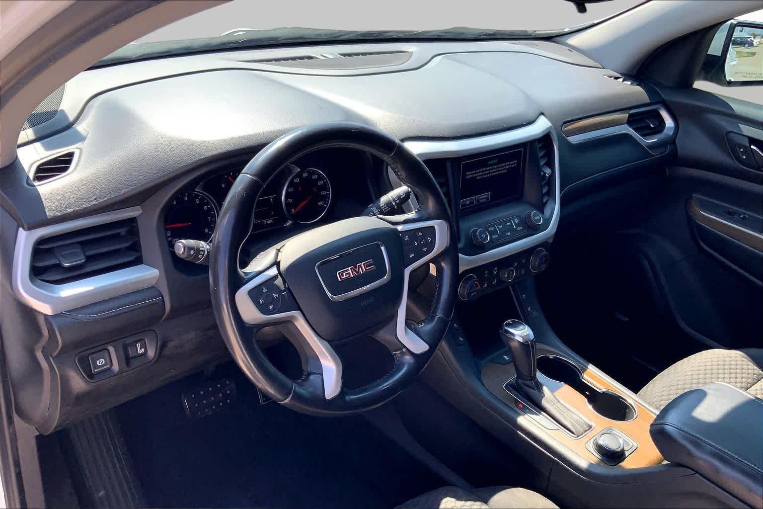 Used 2019 Summit White GMC SLE image 18
