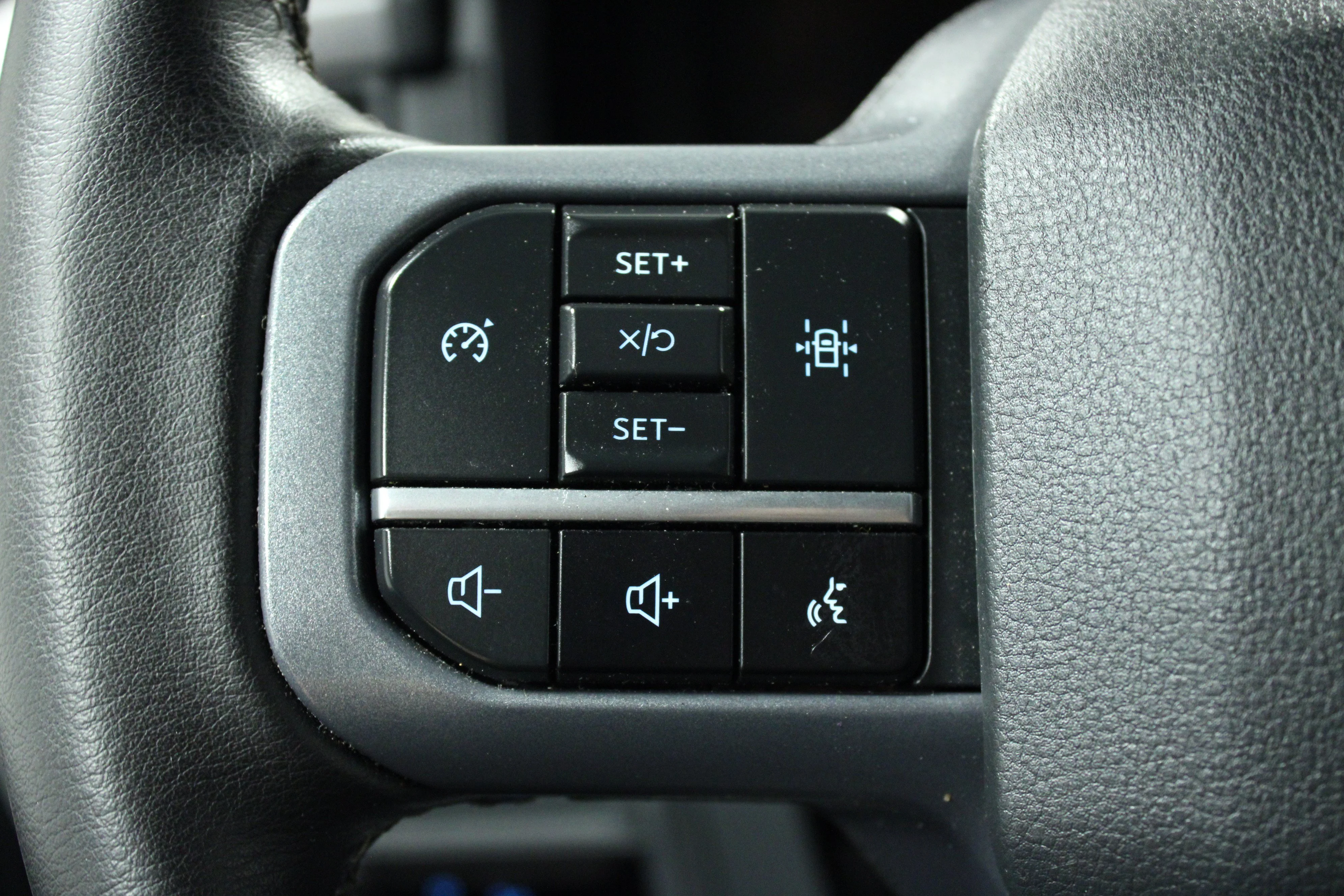 Used 2024 Agate Black Metallic Ford XLT image 21