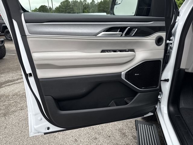 New 2026 White Jeep Limited Reserve image 11