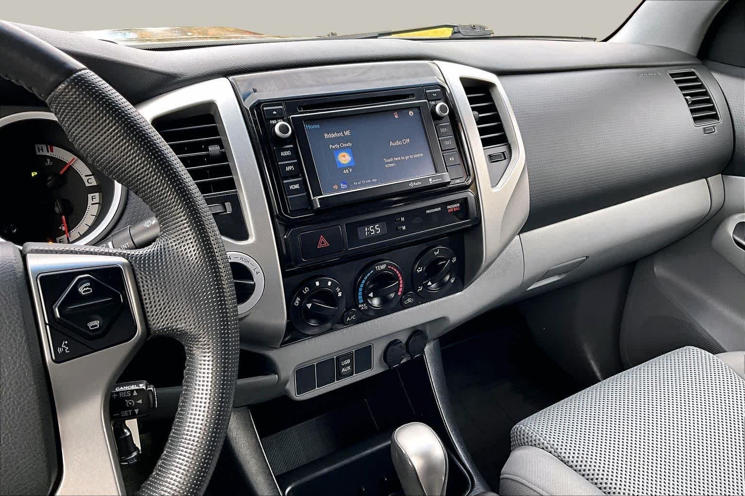 Used 2014 Spruce Mica Toyota  image 6