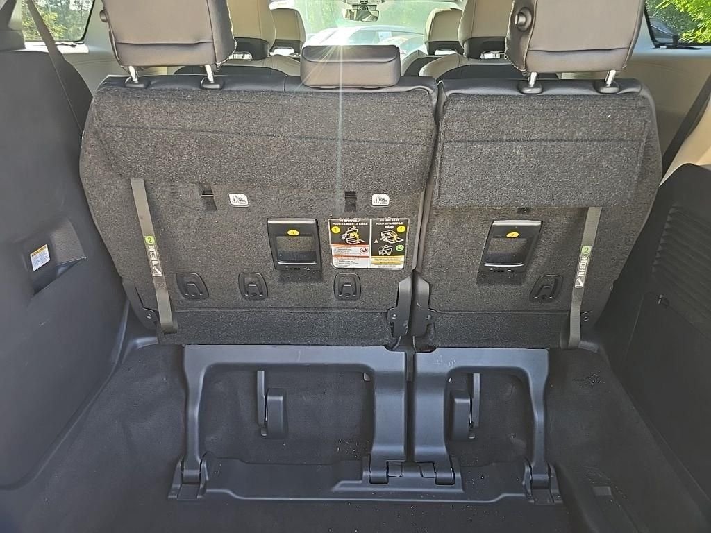 Used 2025 Red Toyota Limited image 30
