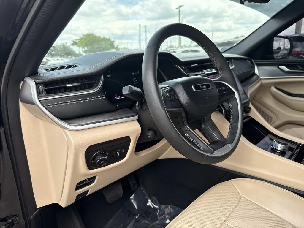 Used 2023 Black Jeep Limited image 24