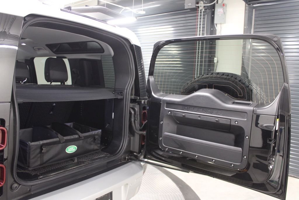 Used 2025 Black Land Rover S image 39