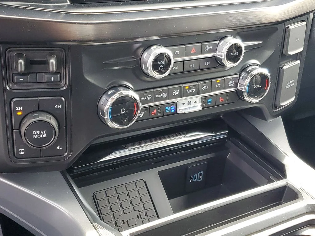 New 2026 Carbonized Gray Metallic Ford F-350® Lariat® image 17