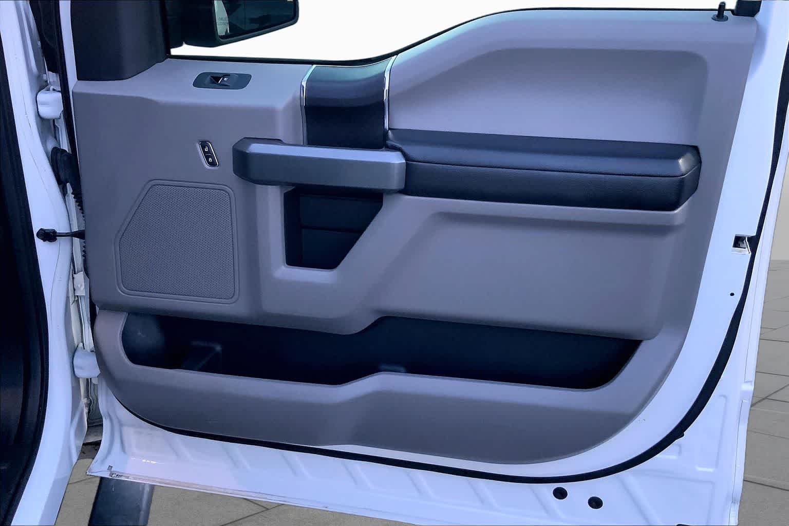 Used 2018 Oxford White Ford XLT image 22