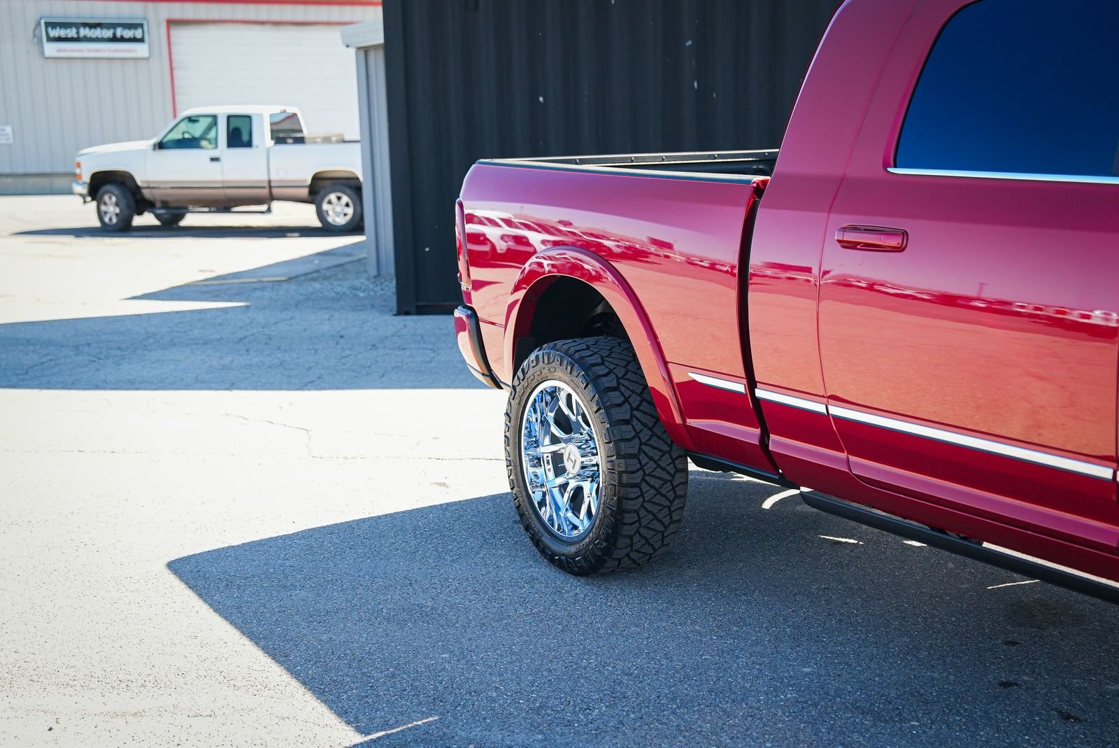 View vehicle photo 5