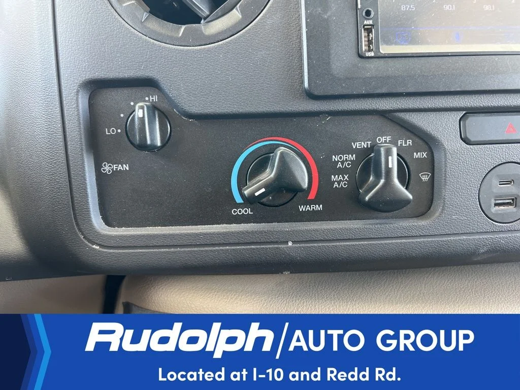 Used 2022 Oxford White Ford Base image 19