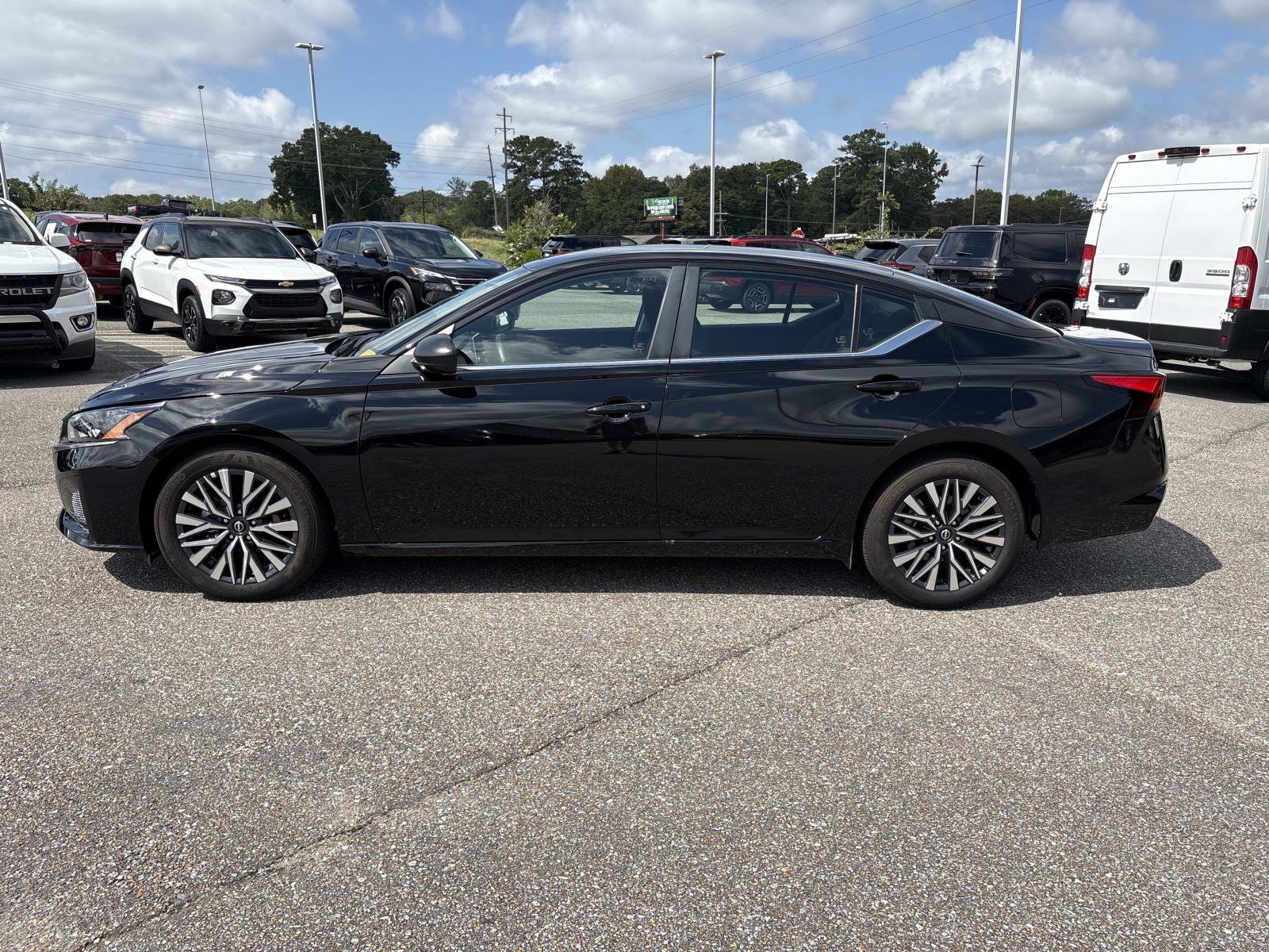 2026 Nissan Altima SV - Photo 8