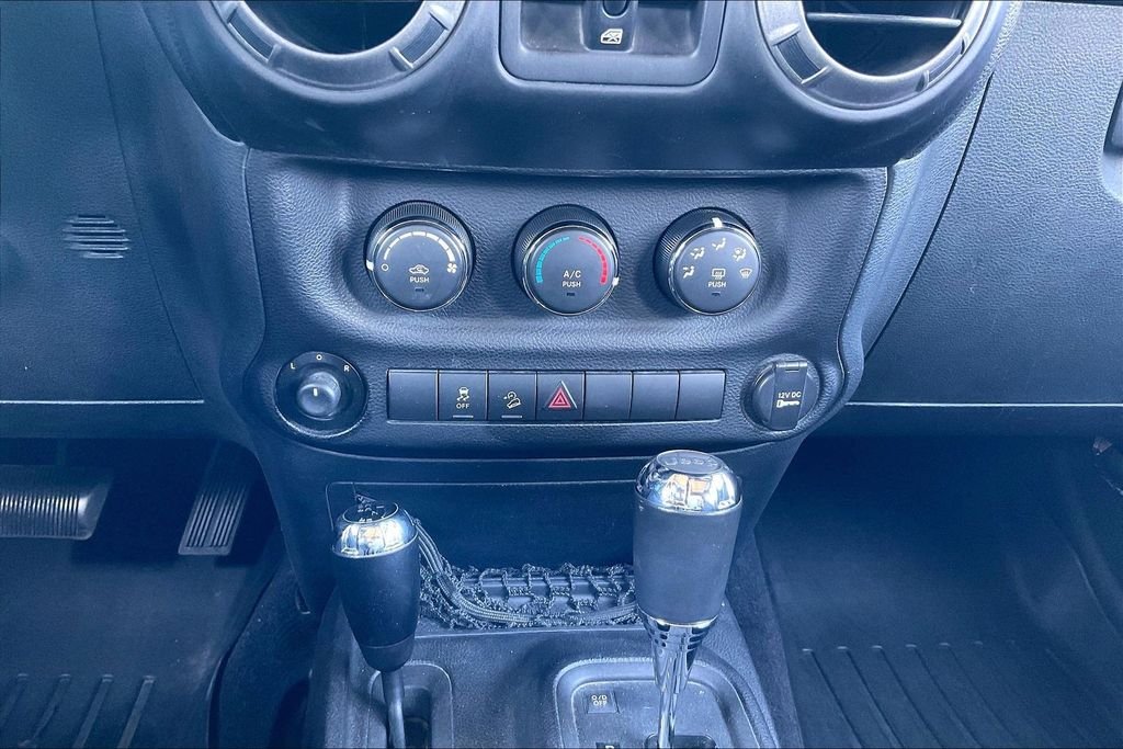 2011 JEEP WRANGLER - Image 30