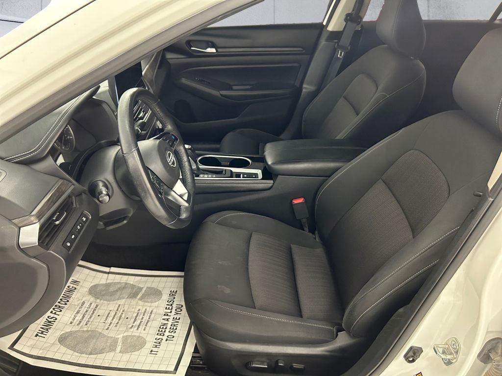 Used 2024 White Nissan 2.5 SV image 7