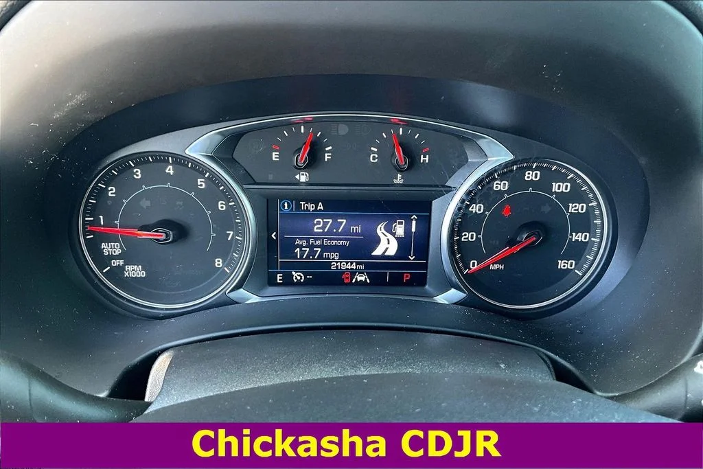 Used 2022 Black GMC SLE image 12