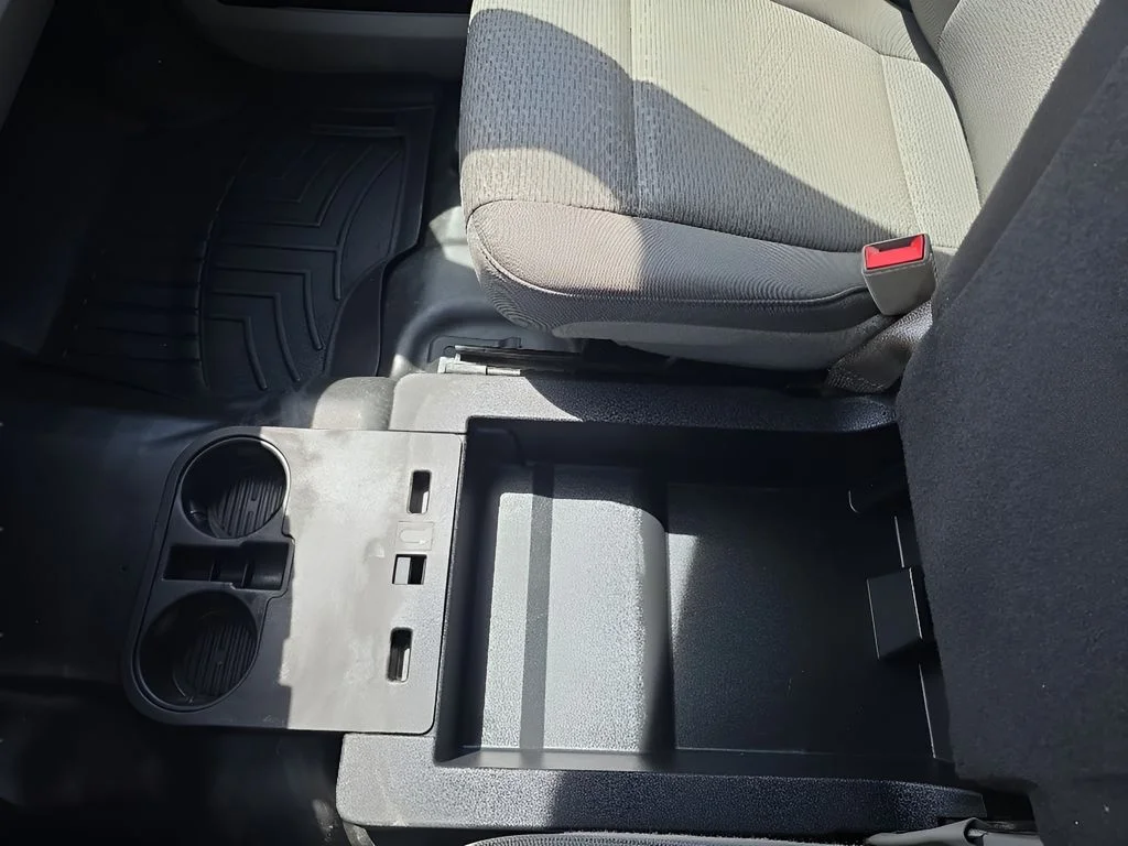 Used 2019 White Ford  image 25