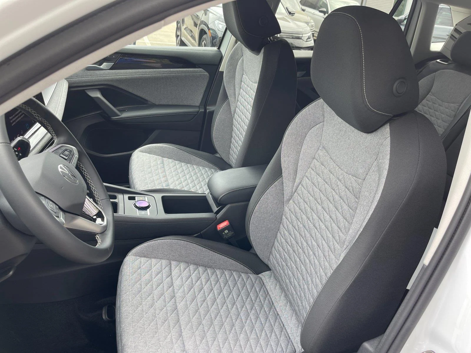 New 2026 pure white Volkswagen S image 31