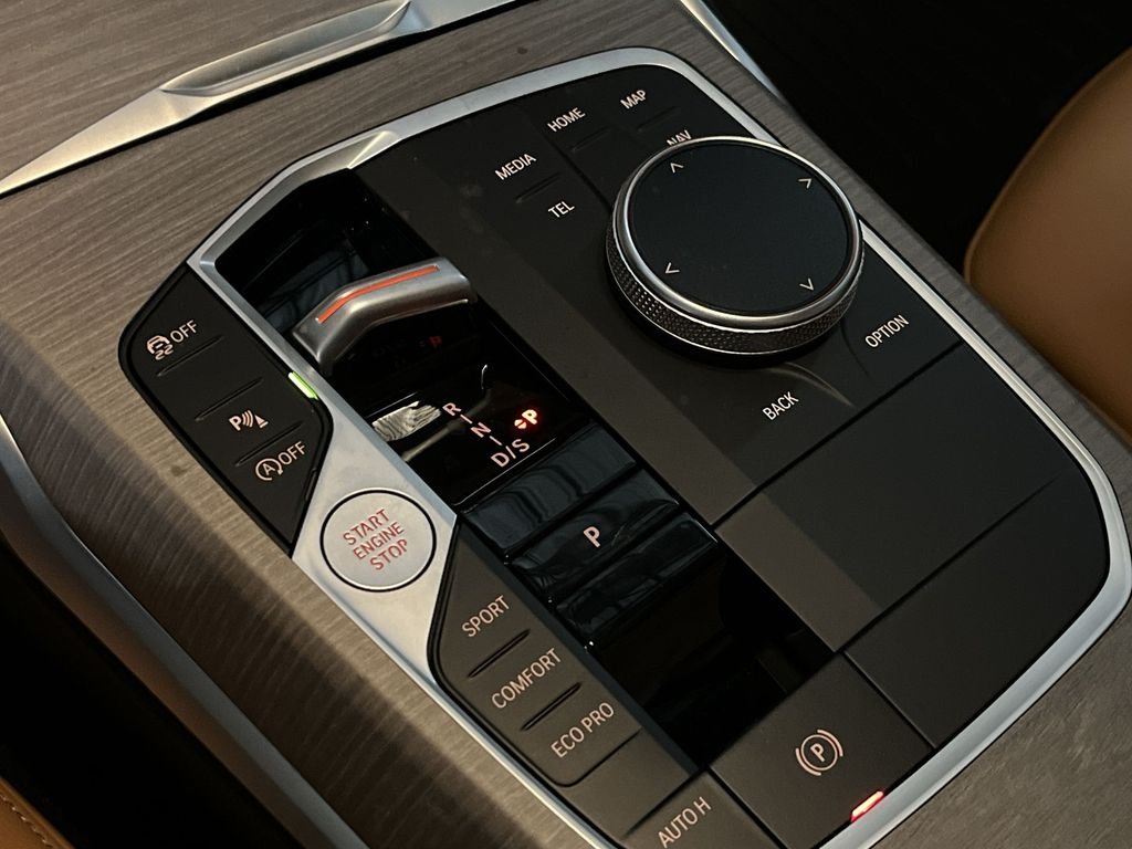 2025 BMW 3 Series 330i - Photo 20