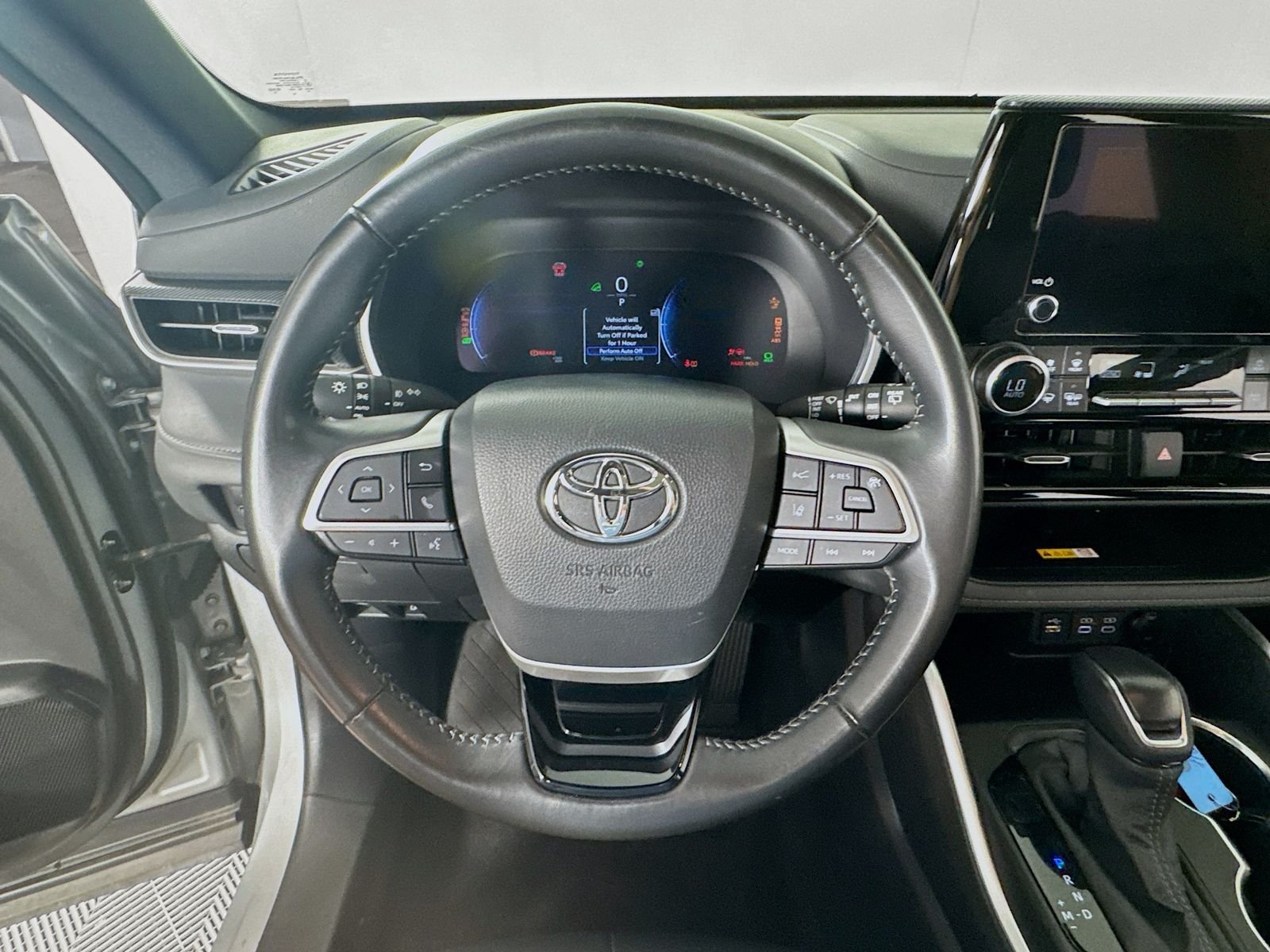 2025 Toyota Highlander XSE - Photo 13