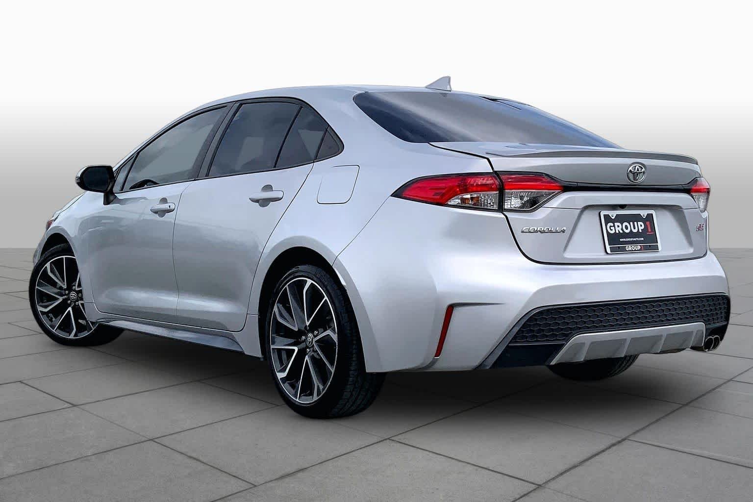 Used 2020 Classic Silver Metallic Toyota SE image 12