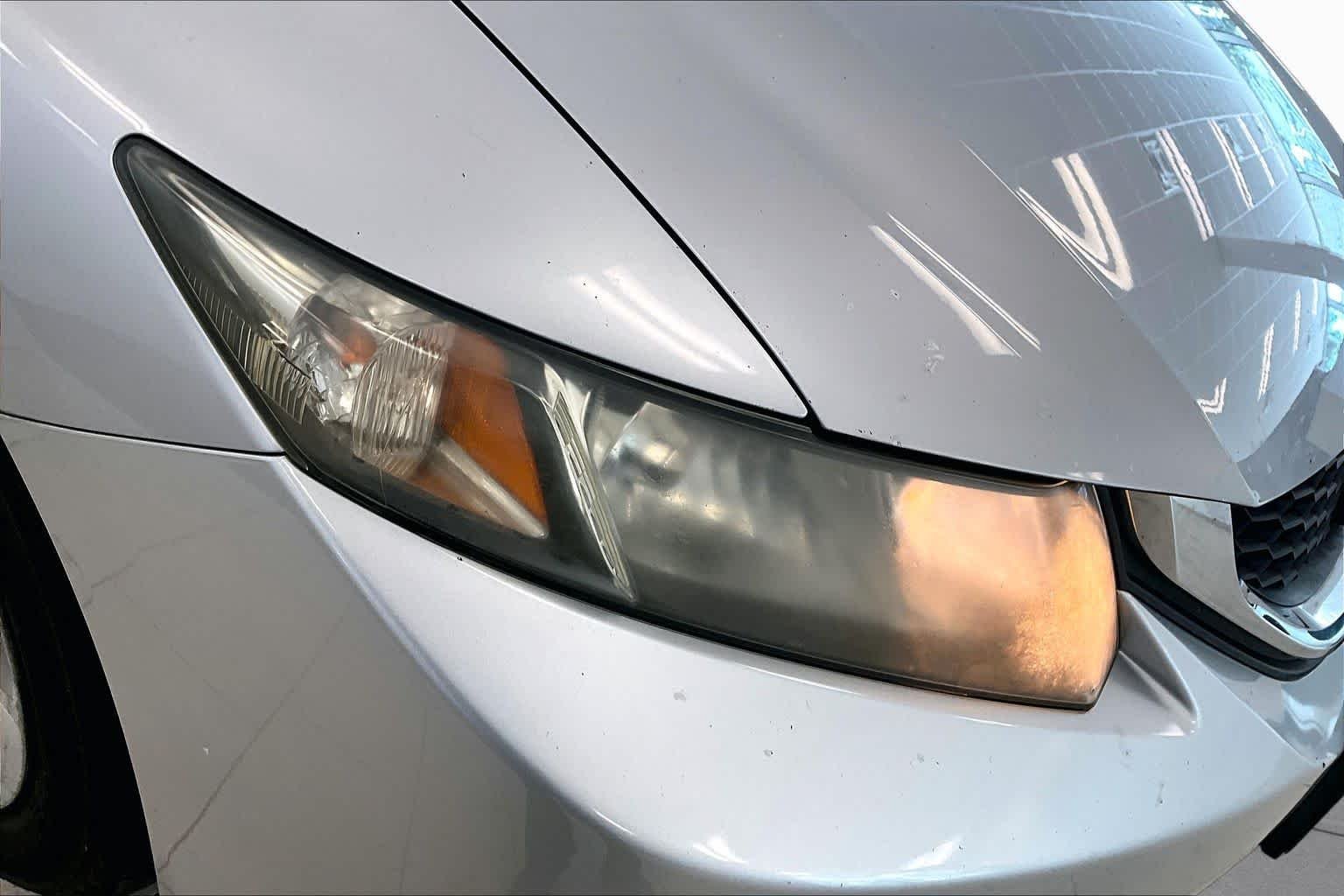 Used 2014 Alabaster Silver Metallic Honda LX image 25