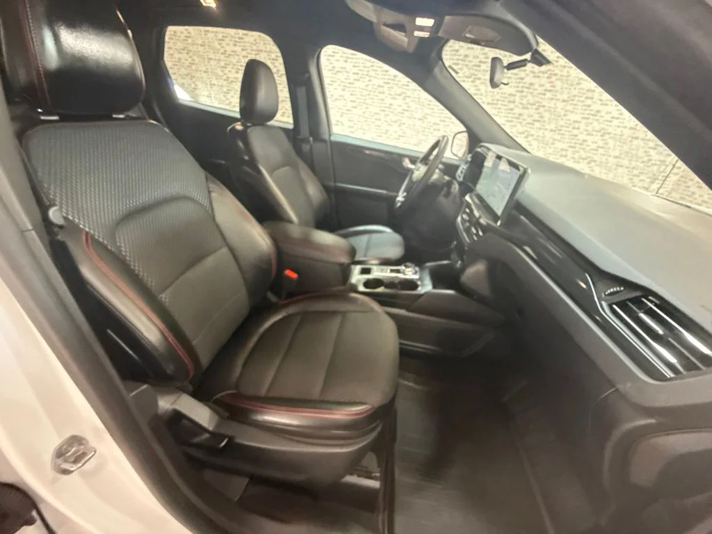 Used 2023 Oxford White Ford ST-Line Select image 11