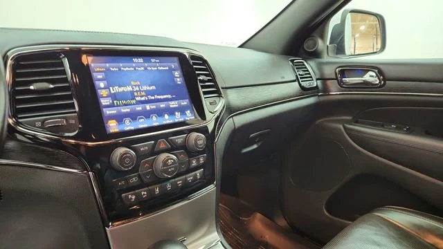 Used 2020 White Jeep Overland image 25