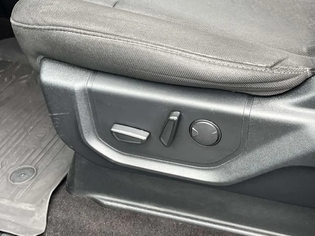 Used 2019 Black Ford XLT image 27