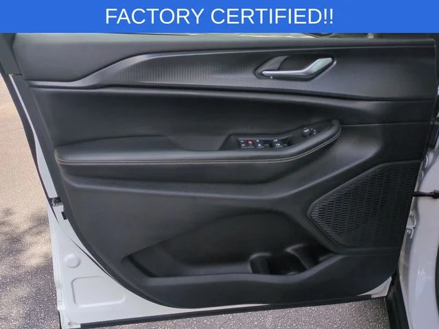 Used 2023 White Jeep Altitude X image 12