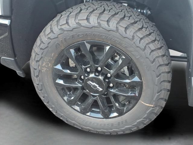 New 2026 Summit White Chevrolet LT image 15