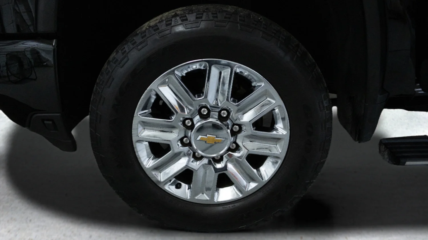 Used 2024 Black Chevrolet High Country image 9