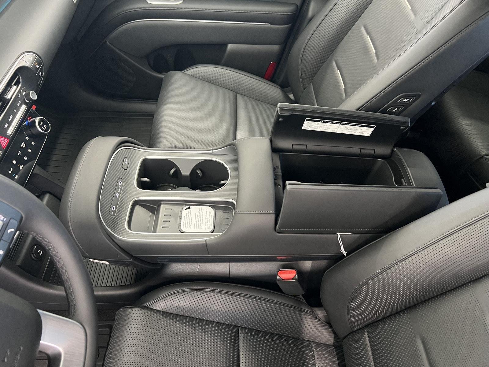 Used 2026 Titan Green Hyundai Calligraphy image 18