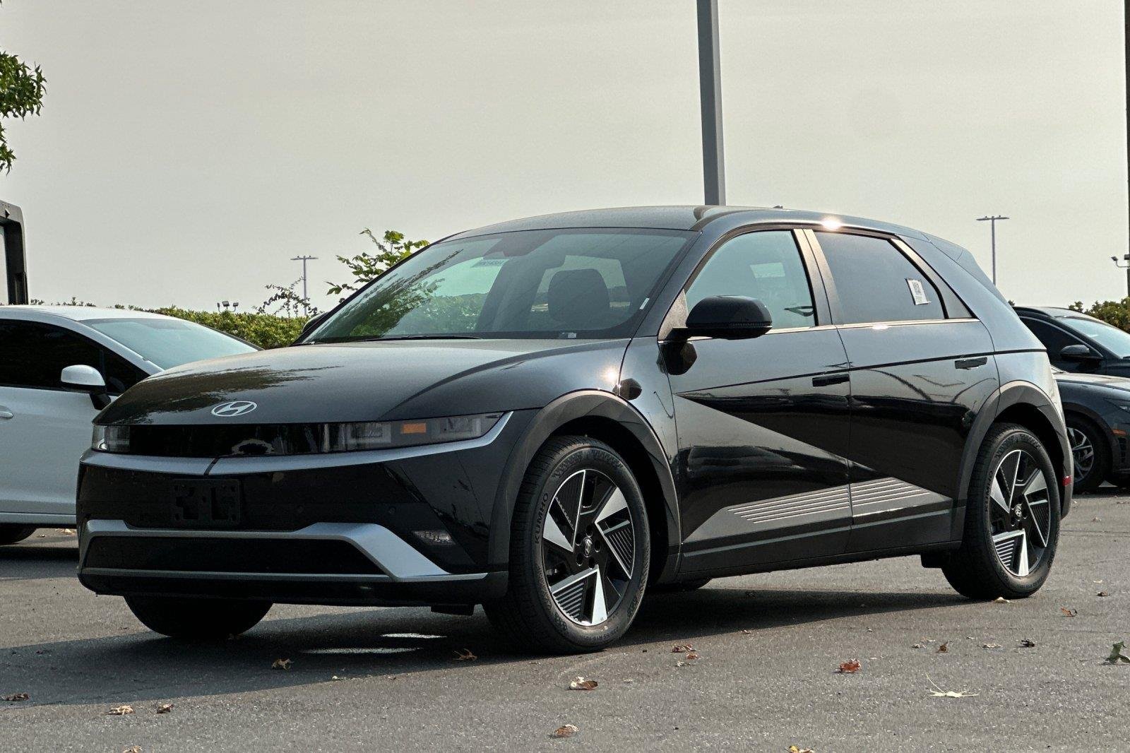 New 2026 Abyss Black Hyundai SE image 27
