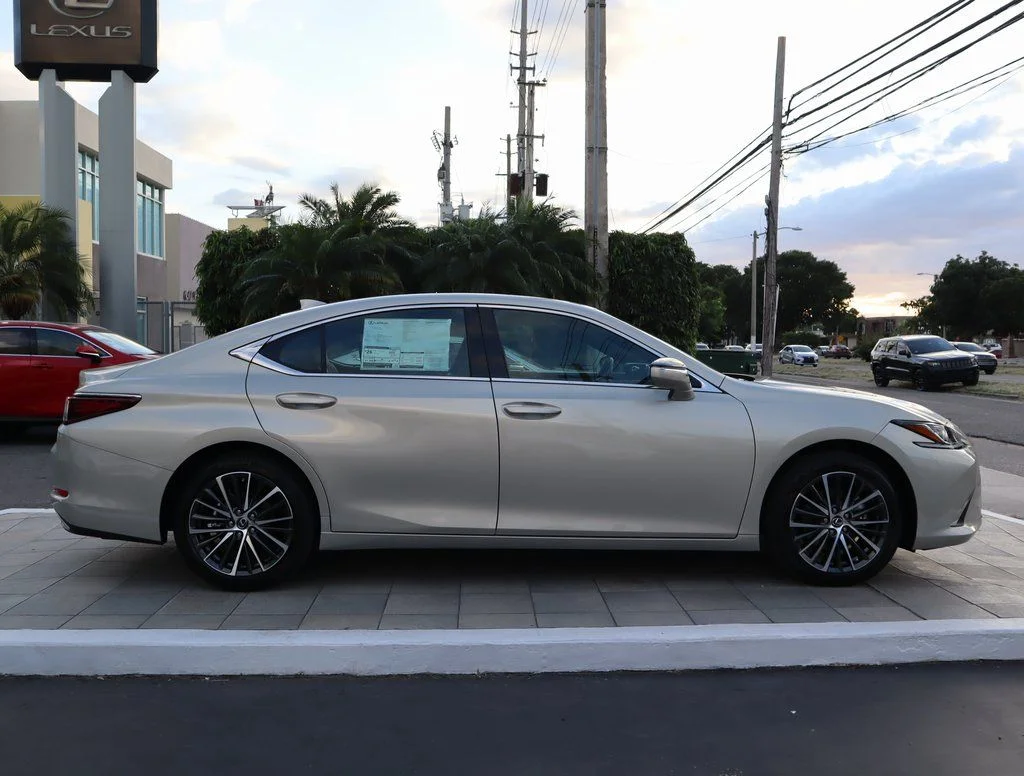 Used 2025 Beige Lexus 350 image 4