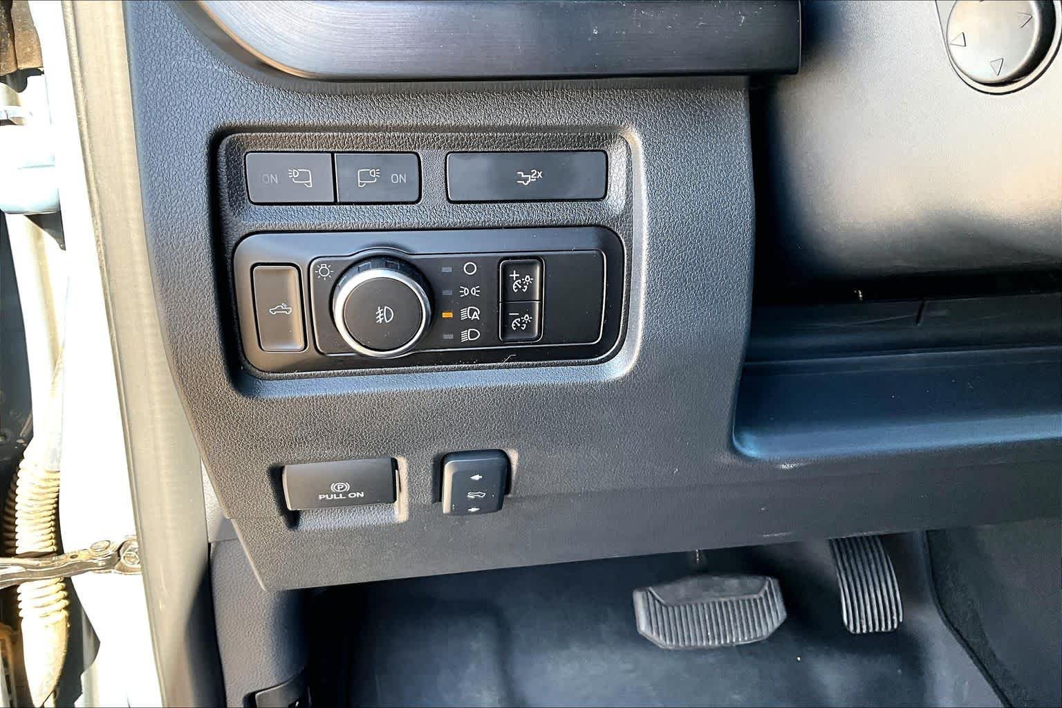 Used 2023 Azure Gray Metallic Tri-Coat Ford LARIAT image 33